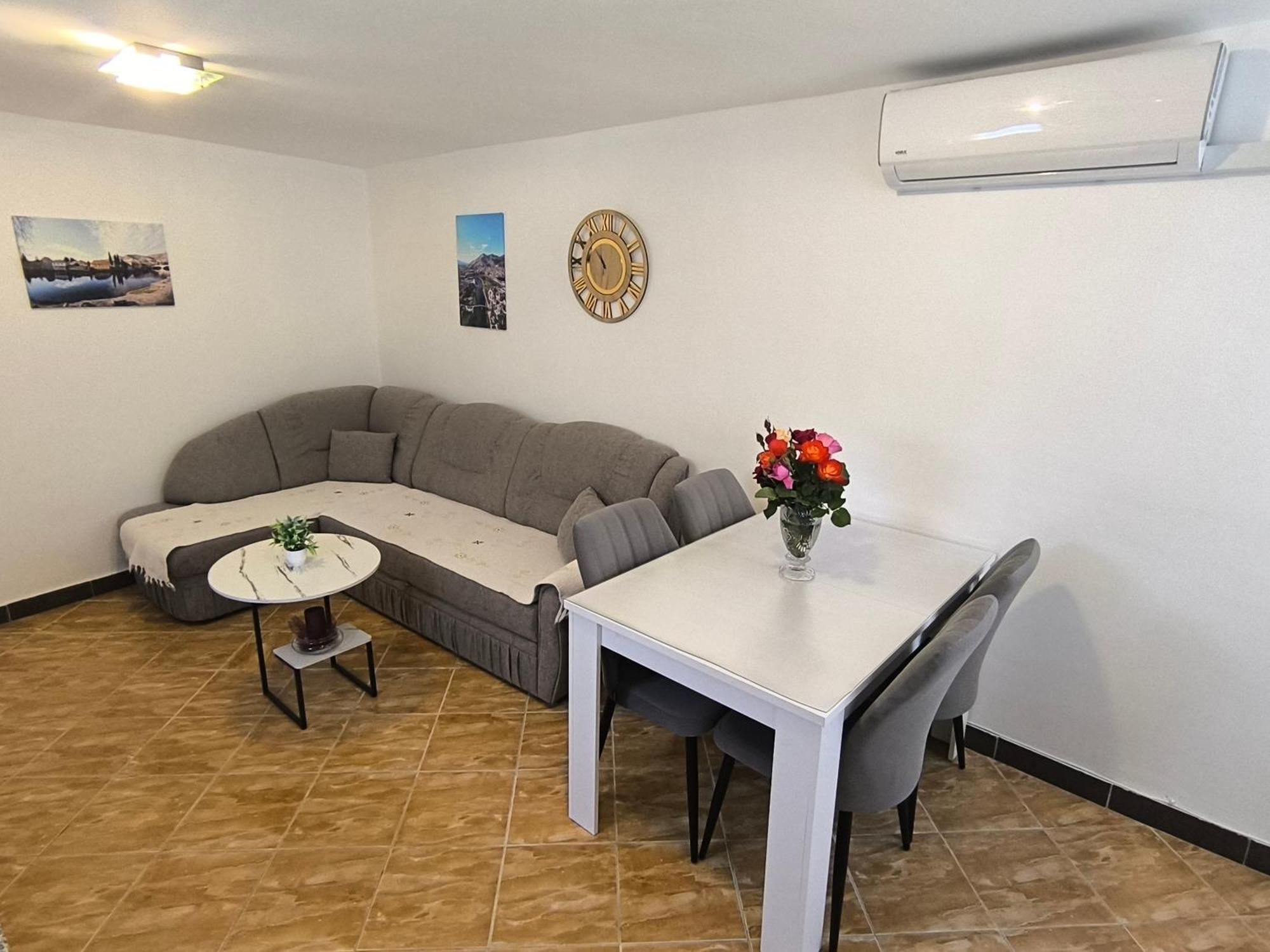 Apartman Vukalovic 트레빈예 외부 사진
